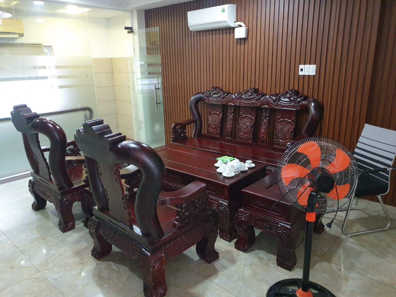 Nội Thất Việt Vượng - Nơi Thu Mua Đồ Gỗ Cũ Đáng Tin Cậy Ở Quận Tân Phú