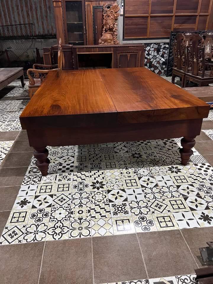 Thu Mua Bàn Ghế Cũ Quận 4 - Nội Thất Việt Vượng Uy Tín Số 1