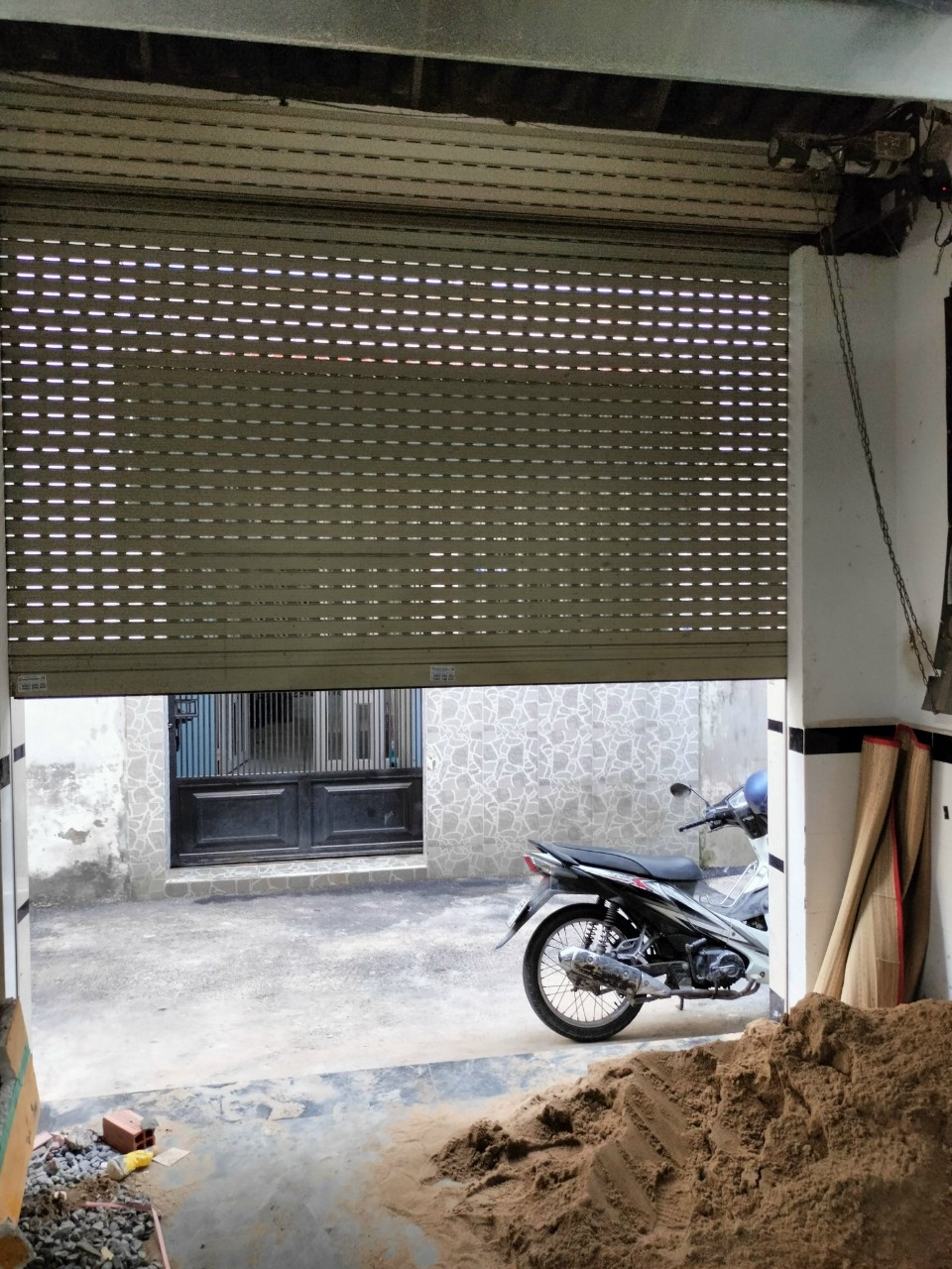 Nội Thất Việt Vượng - Thu Mua Cửa Cuốn Giá Cao Uy Tín