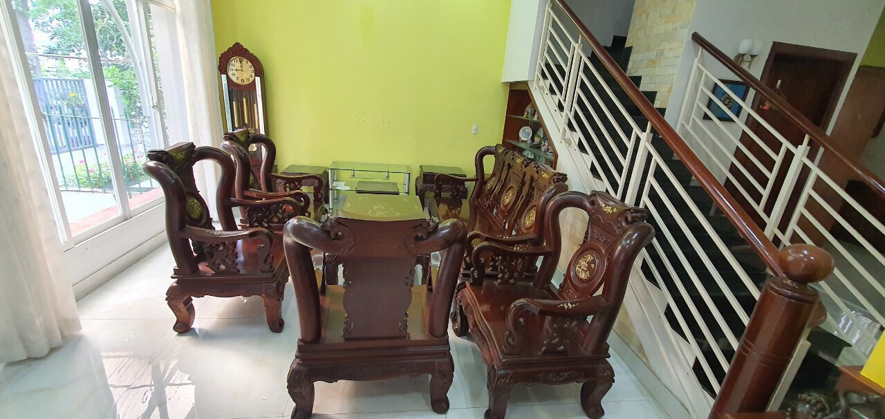 Thu Mua Bàn Ghế Cũ Quận 9 Nhanh Chóng, Giá Tốt Với Nội Thất Việt Vượng